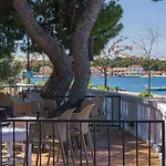 بيت للعطل House Luxury Konforta
