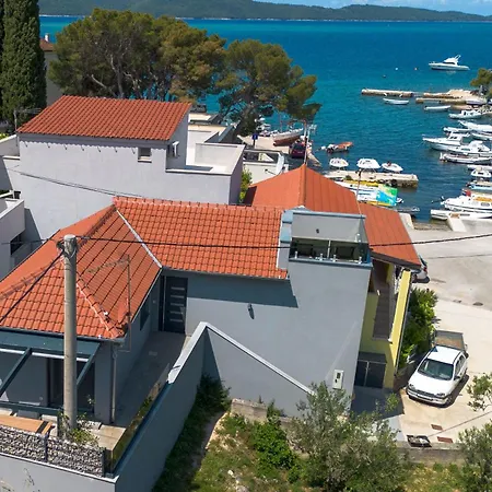 House Luxury Konforta * 布罗达里卡