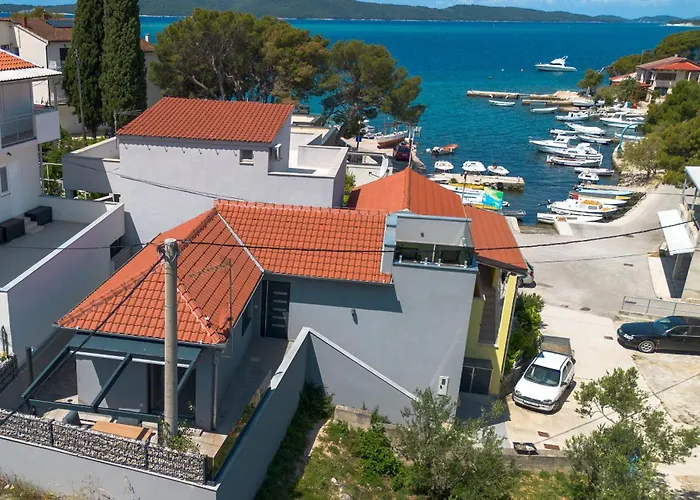 House Luxury Konforta * 布罗达里卡